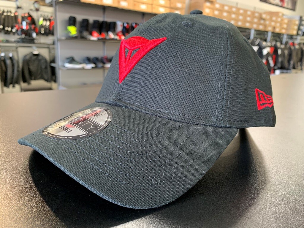 厳しい日差しに対抗！普段のオシャレアイテムの1つとして【DAINESE CAP】